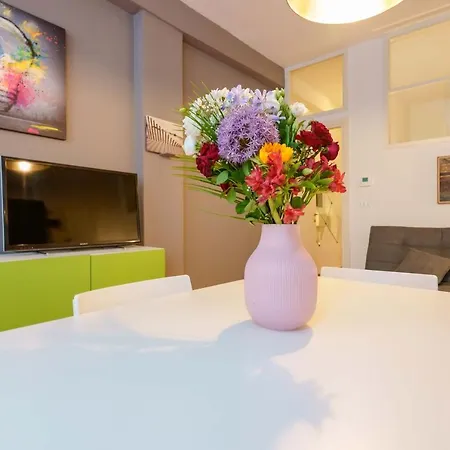 Zamboni 58 Apartment By Lesdomus - Zona Movida