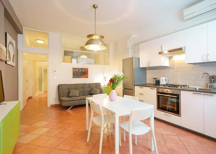 Zamboni 58 By Lesdomus - Zona Movida * بولونيا