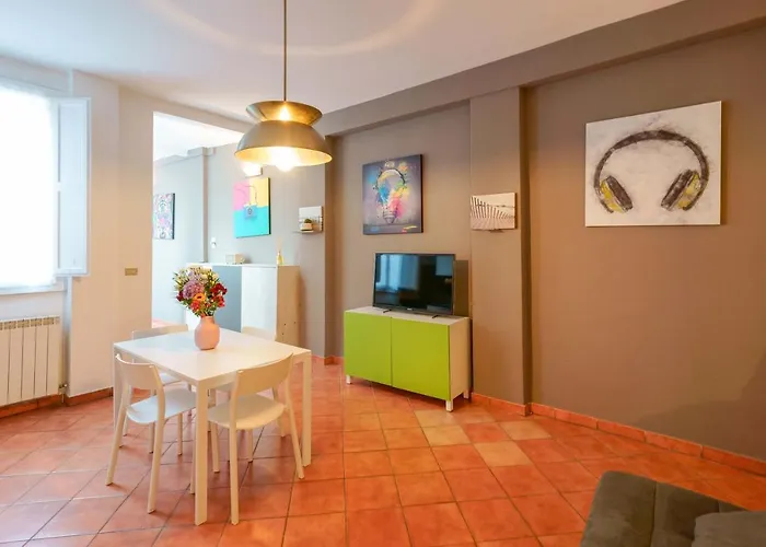 Zamboni 58 By Lesdomus - Zona Movida 볼로냐