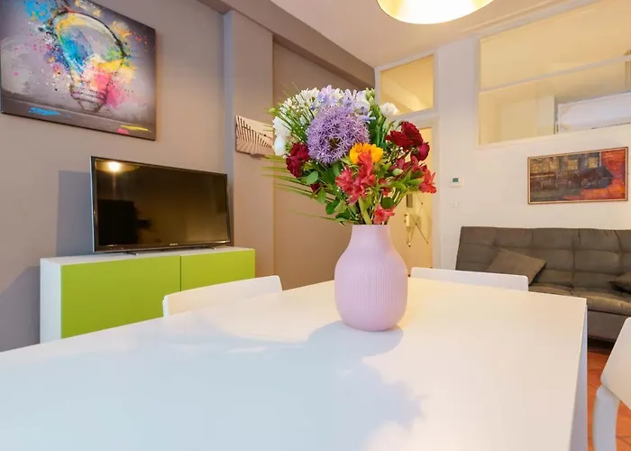 Zamboni 58 By Lesdomus - Zona Movida